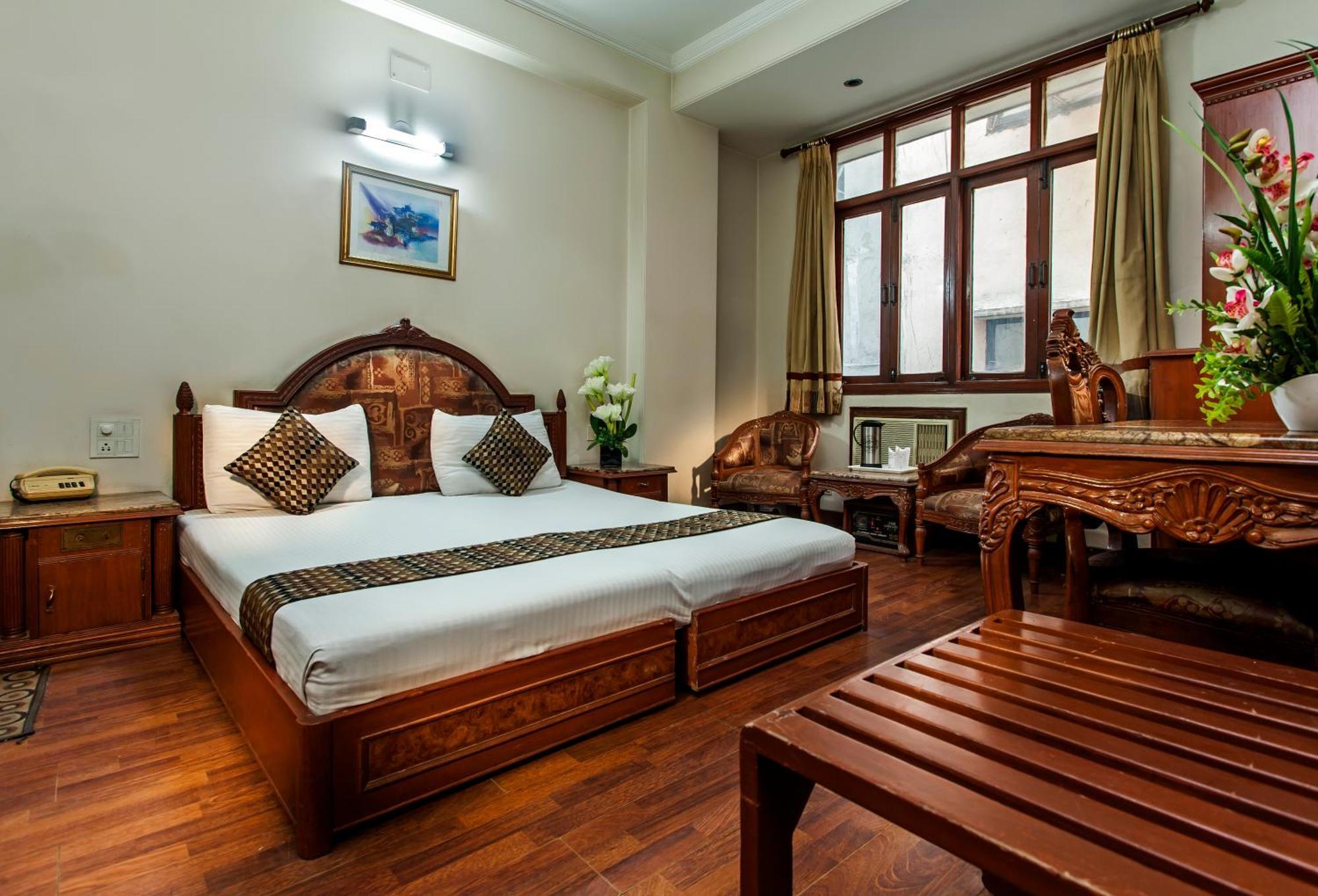 Hotel Sunstar Residency Deli Exterior foto
