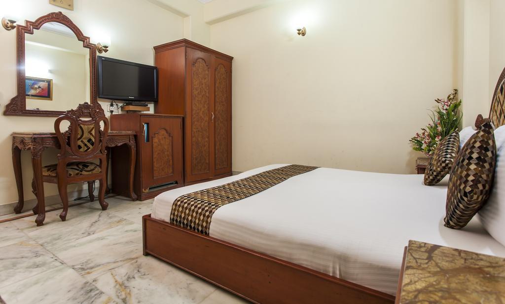 Hotel Sunstar Residency Deli Exterior foto